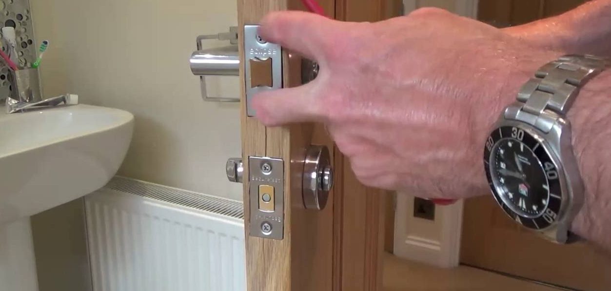 How To Open A Stuck Door? Handle Turns But The Door Is Stuck!